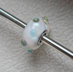 Trollbeads designer Julian, roze met groene buds, retired, Sieraden, Tassen en Uiterlijk, Bedels, Ophalen of Verzenden, Zo goed als nieuw