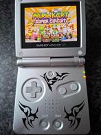 Game Boy Advance SP -tribal Zilver  inclusief 13 spellen, Spelcomputers en Games, Spelcomputers | Nintendo Game Boy, Ophalen of Verzenden