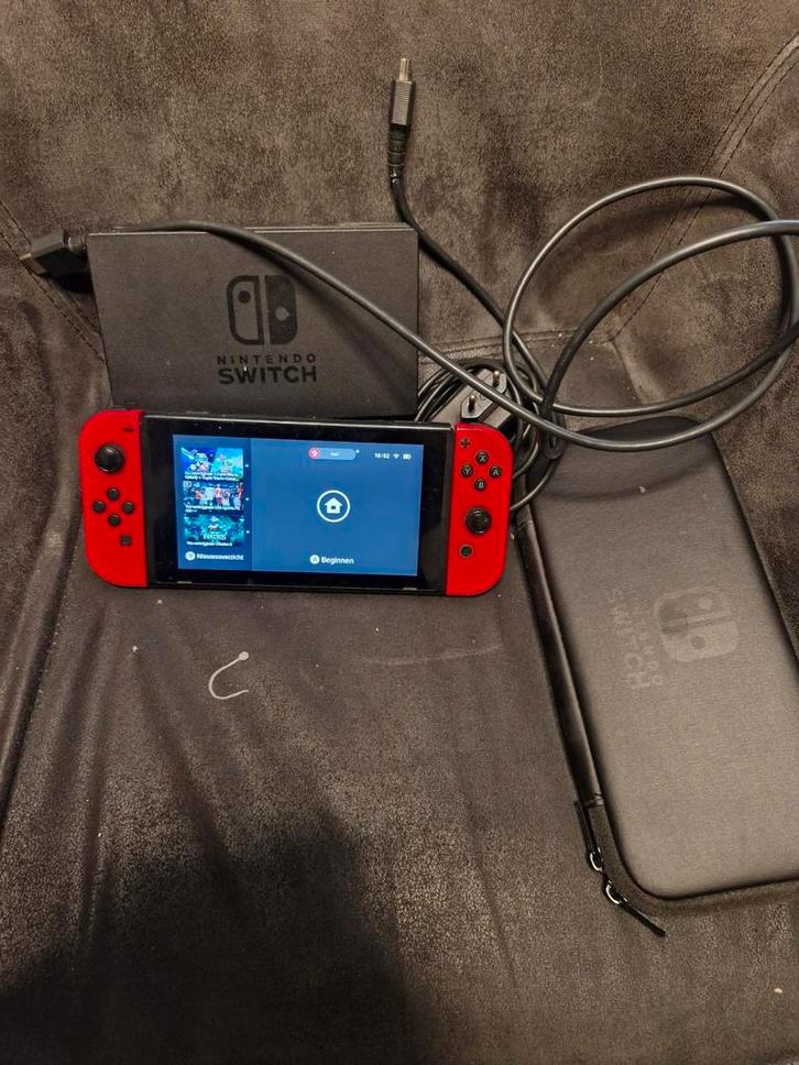 Nintendo Switch (Super Mario Odyssey Joy-Cons), Spelcomputers en Games, Games | Nintendo Switch, Gebruikt, Vanaf 3 jaar, Ophalen