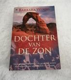 Dochter van de zon  Barbara Wood  Een jonge archeologe ontra, Boeken, Romans, Gelezen, Barbara Wood, Ophalen of Verzenden