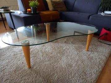salontafel glas houten poten vintage beschikbaar voor biedingen
