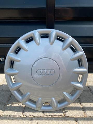 1 originele Audi A4 wieldop 15” inch beschikbaar voor biedingen