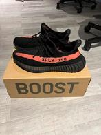 Originele Yeezy 350 v2 core red, Kleding | Heren, Verzenden, Zwart, Sneakers of Gympen, Adidas Yeezy