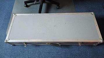 flightcase keyboard beschikbaar voor biedingen
