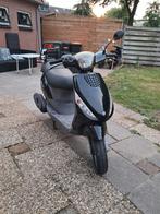 Piaggio zip 4 takt uit 2011, Fietsen en Brommers, Scooters | Piaggio, Ophalen, Zo goed als nieuw, Zip