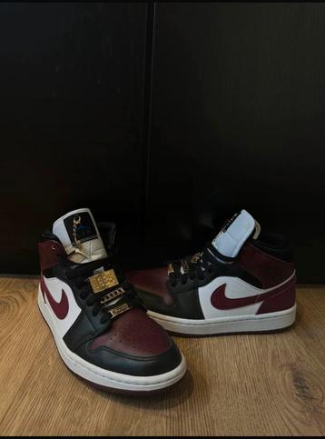 Nike jordans maat 39 beschikbaar voor biedingen