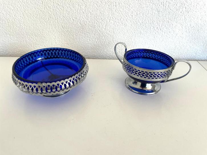 Antieke serveerschaaltjes kobalt blauw glas en licht metaal, Antiek en Kunst, Antiek | Glas en Kristal, Ophalen of Verzenden