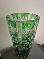 Kristallen vaas groen, 25 cm hoog 12 cm doorsnee, Ophalen of Verzenden, Minder dan 50 cm, Groen, Glas
