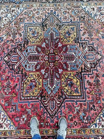 Perzisch tapijt beschikbaar voor biedingen