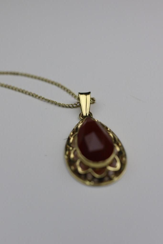 Vintage gouden hanger en ketting met carneool agaat, Sieraden, Tassen en Uiterlijk, Kettingen, Gebruikt, Goud, Goud, Met edelsteen