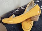 Lloyd instapper. Maat 4,5, Kleding | Dames, Lloyd, Instappers, Geel, Ophalen of Verzenden