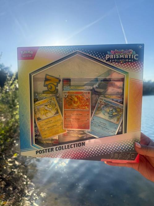 Pokemon Prismatic Evolutions Poster Collection *NEW*, Hobby en Vrije tijd, Verzamelkaartspellen | Pokémon, Zo goed als nieuw, Ophalen of Verzenden