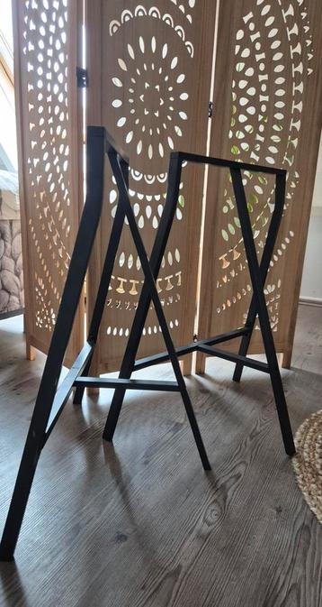 Metalen schraagjes  Ikea beschikbaar voor biedingen