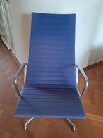 Set van 2 Eames AE 124 lounge stoelen met kantelmechanisme, Huis en Inrichting, Gebruikt, Twee, Retro, jaren 50, Blauw