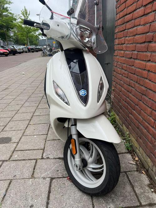 Piaggio Fly 2017 45km, Fietsen en Brommers, Scooters | Piaggio, Zo goed als nieuw, Fly, Ophalen