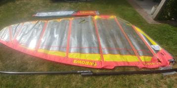 Surfzeil Arrows Hawk 7.6 met bijbehorende mast 490cm beschikbaar voor biedingen