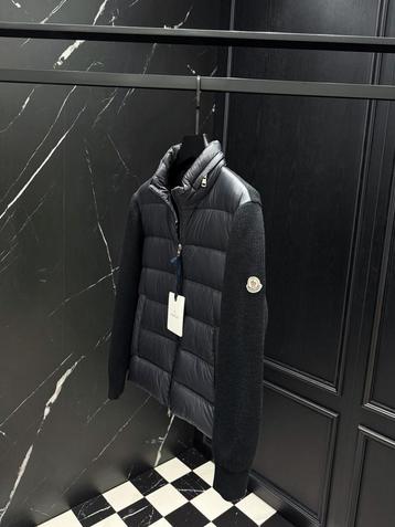 Moncler jas beschikbaar voor biedingen