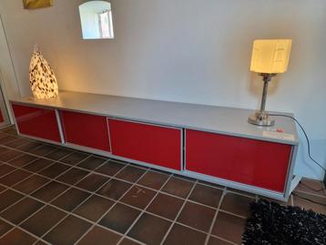 Lage schuifdeuren kast