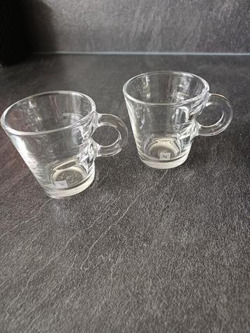 2 espresso kopjes  beschikbaar voor biedingen