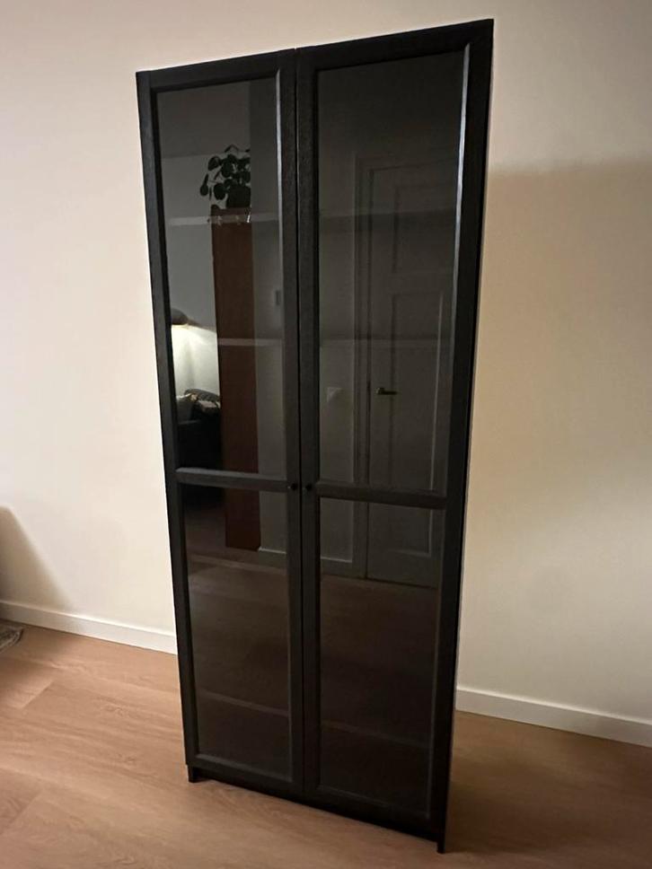 Ikea billy zwart - vitrinekast, Huis en Inrichting, Kasten | Vitrinekasten, Zo goed als nieuw, 200 cm of meer, 50 tot 100 cm, 25 tot 50 cm