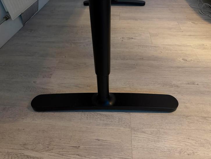 BEKANT Bureau 160x80 - Zwart gebeitst essenhout, Huis en Inrichting, Bureaus, Gebruikt, Bureau, In hoogte verstelbaar, Ophalen