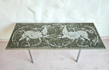 Vintage salontafel met marmeren planchet  beschikbaar voor biedingen