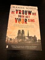 Manda Scott - De vrouw die door het vuur ging, Boeken, Ophalen of Verzenden, Zo goed als nieuw, Manda Scott