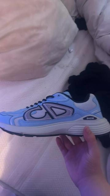 B30 blauw beschikbaar voor biedingen