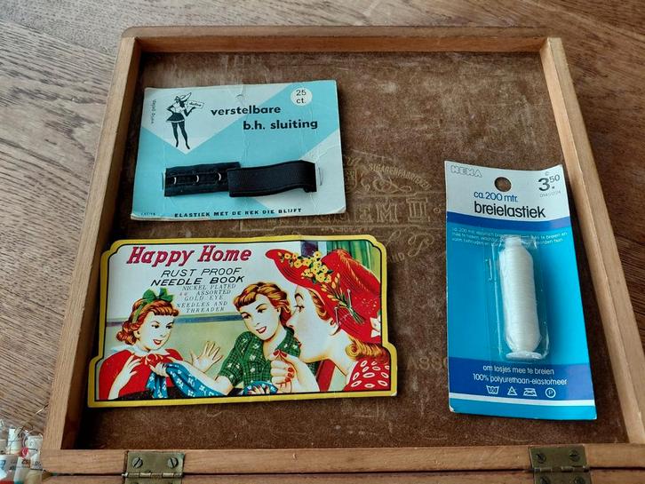 Oma's Vintage Naaidoos, Hobby en Vrije tijd, Naaien en Fournituren, Gebruikt, Overige typen, Ophalen of Verzenden