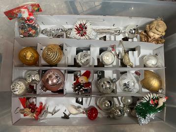 Heel veel vintage kerstballen en accessoires beschikbaar voor biedingen