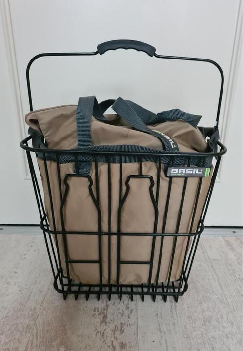 BASIL Aluminium matzwarte fietsmand met tas. Als nieuw!, Fietsen en Brommers, Fietsaccessoires | Fietsmanden, Zo goed als nieuw