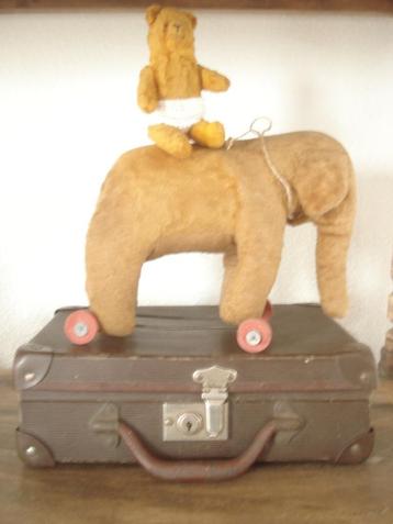 Olifant op wieltjes... beschikbaar voor biedingen