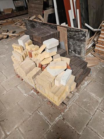 Partij Metselstenen - Ca. 400 Stuks beschikbaar voor biedingen