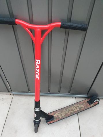 Razor rode step stuntstep  beschikbaar voor biedingen