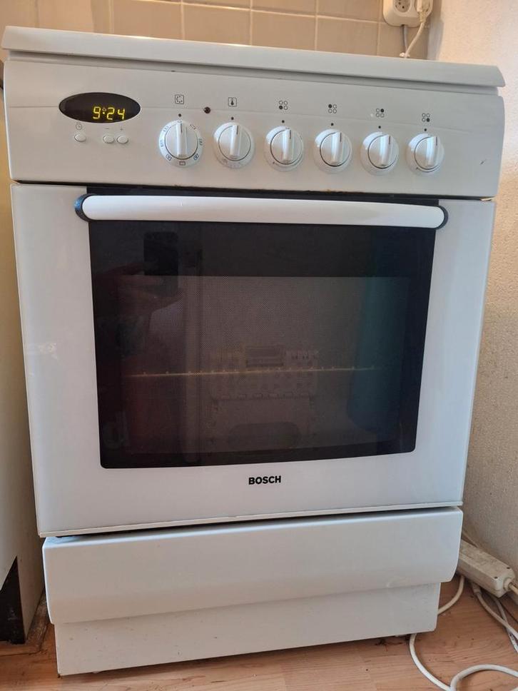 Bosch Gasfornuis met oven 4 pits, Witgoed en Apparatuur, Fornuizen, Gebruikt, Vrijstaand, Gas, 4 kookzones, 85 tot 90 cm, 45 tot 60 cm