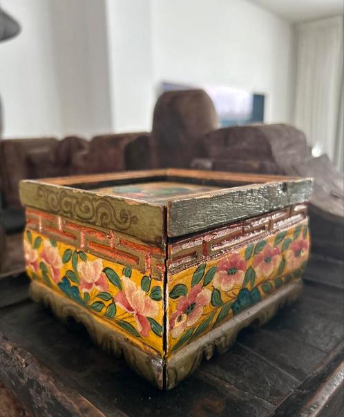 Klein handbeschilderd vakken doosje india oosters sleets, Antiek en Kunst, Curiosa en Brocante, Ophalen of Verzenden