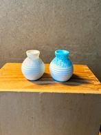 2x vaas - hxb 2.5x2.3cm - kunststof, Ophalen of Verzenden, Zo goed als nieuw, Poppenhuis