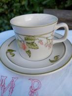 Wedgwood - Wild Apple - kop en schotel, Ophalen of Verzenden, Zo goed als nieuw, Wedgwood, Kop(pen) en/of Schotel(s)