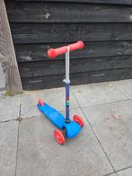 Blauwe kinderstep met rode accenten, Ophalen, Gebruikt, Loopfiets