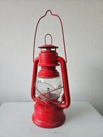 Vintage rode petroleumlamp/stormlamp, Ophalen of Verzenden
