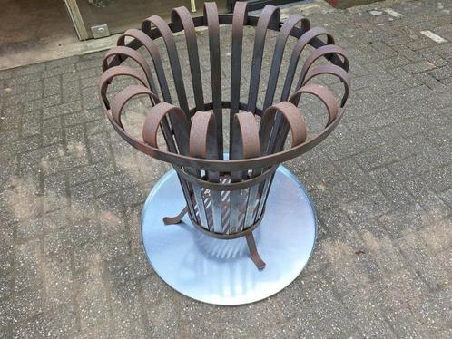 nieuwe vuurkorf en tafel in 1, Tuin en Terras, Vuurkorven, Nieuw, Vuurkorf, Ophalen