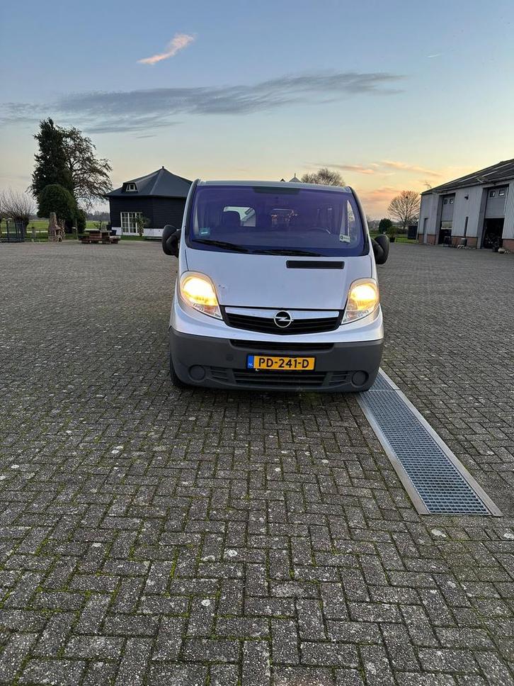 Opel Vivaro 2.5 Cdti Combi 107KW DPF L1h1 E4 2008 Grijs, Auto's, Opel, Bedrijf, Vivaro, ABS, Airbags, Airconditioning, Boordcomputer