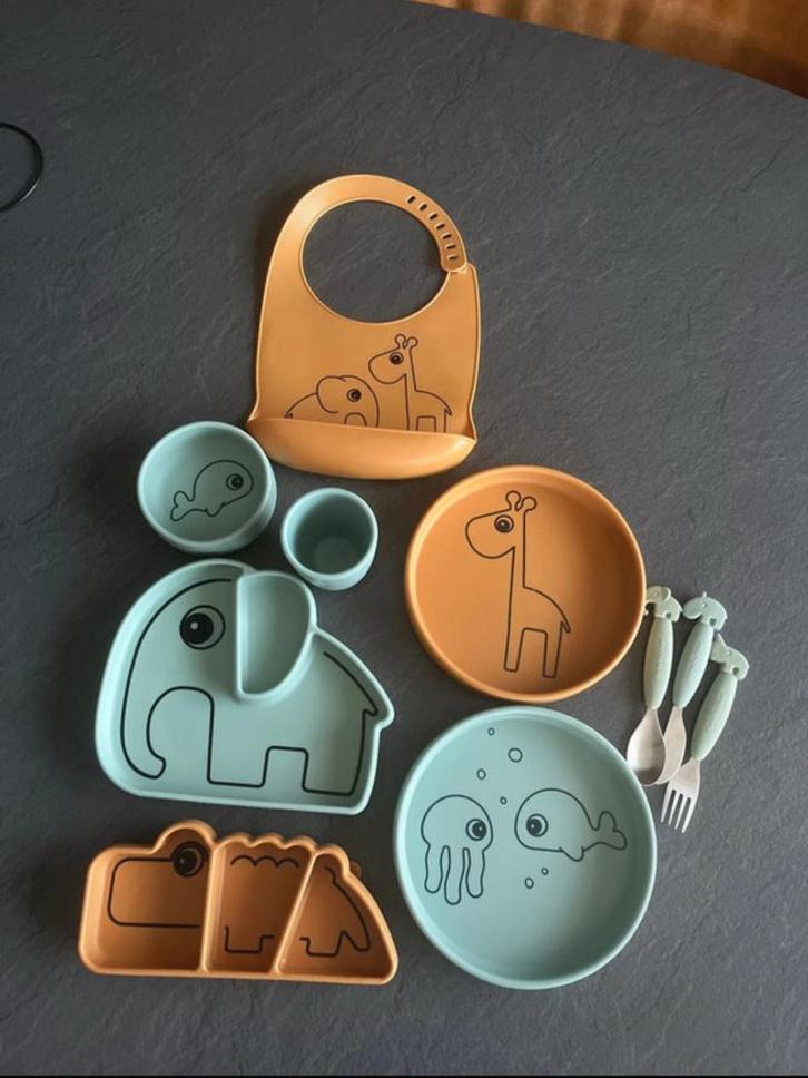 DonebyDeer Eetset - Slabbers, Bestek, Borden & Bekertje, Kinderen en Baby's, Babyvoeding en Toebehoren, Gebruikt, Overige typen