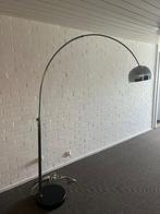 Booglamp met zwart marmeren voet rond ,z.g.a.n., Huis en Inrichting, Lampen | Vloerlampen, Ophalen, Zo goed als nieuw, Modern