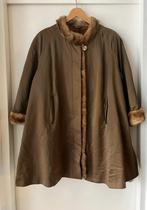 Prachtige stoffen jas, gevoerd met nerts- en konijnenbont XL, Ophalen of Verzenden, Gedragen, Maat 46/48 (XL) of groter, Bruin
