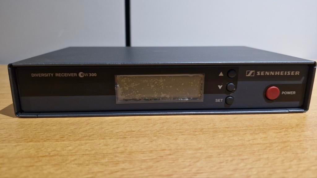 Sennheiser EW300 Ontvanger - 790-822 MHz, Muziek en Instrumenten, Microfoons, Ophalen, Gebruikt