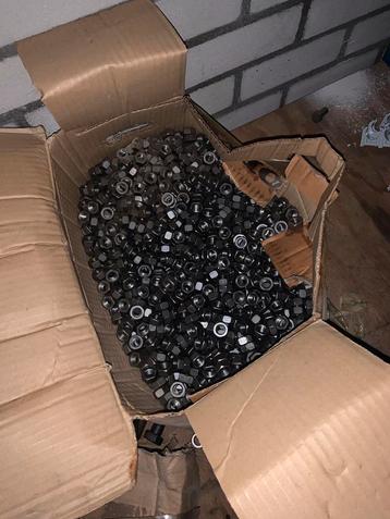 Partij M12 Moeren - 3000 stuks beschikbaar voor biedingen
