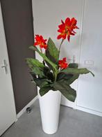 Kunstplant met bloemen en witte pot, Ophalen of Verzenden, Zo goed als nieuw