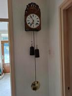 Comtoise met dag aanduiding., Antiek en Kunst, Antiek | Klokken, Ophalen of Verzenden