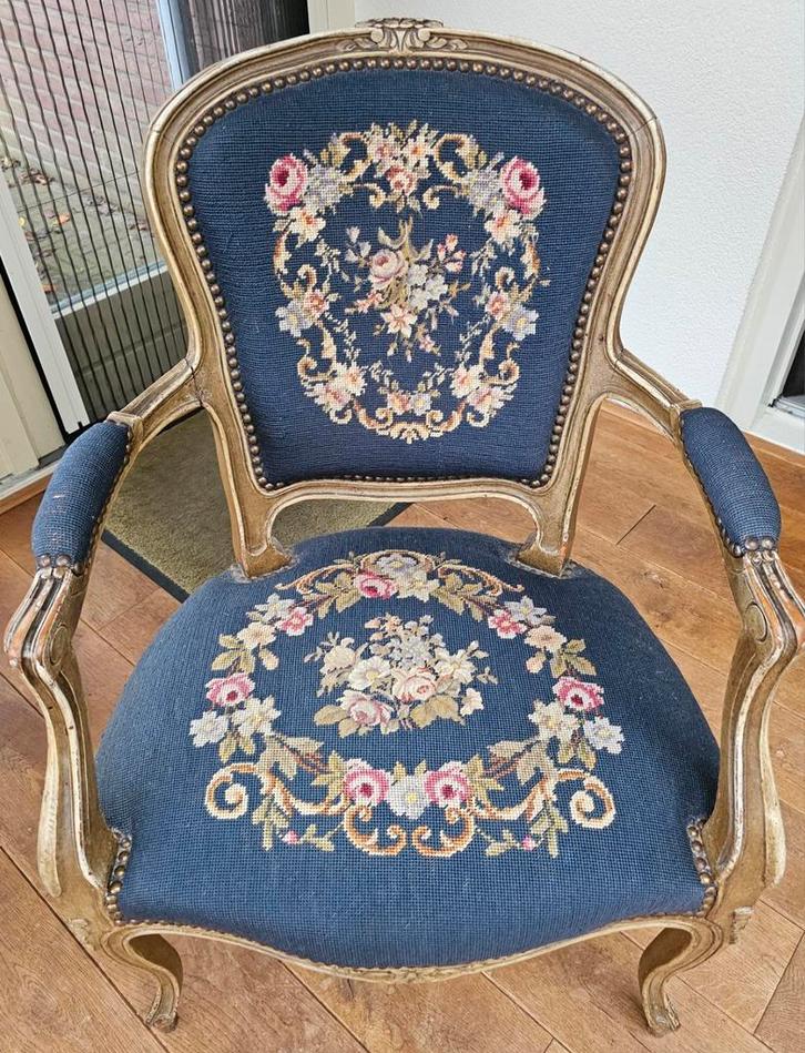 Authentieke stoel met unieke details, Antiek en Kunst, Antiek | Meubels | Stoelen en Banken, Ophalen